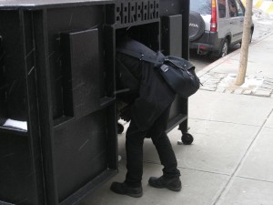 25 Street, north side, Winter 2009/10: looking inside